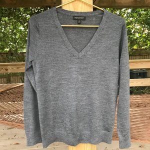 Banana Republic Women's Charcoal Grey 100% Merino Wool V-Neck Sweater